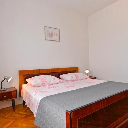 House Slavko 2297 * Grandići