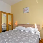House Slavko 2297 Semesterbostad