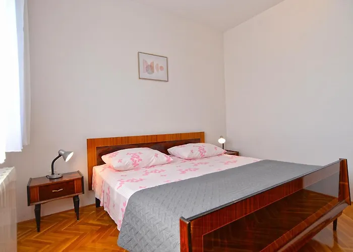 House Slavko 2297 * Grandici